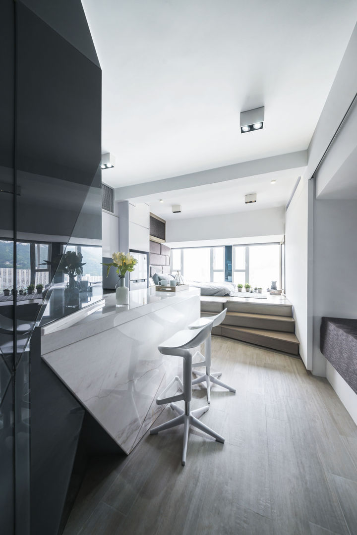 Black-and-white stuido flat in Hong Kong, Zip Interiors Ltd: minimalist by Zip Interiors Ltd, Minimalist studio flat,open kitchen,open plan,home,cozy home,minimal,black and white