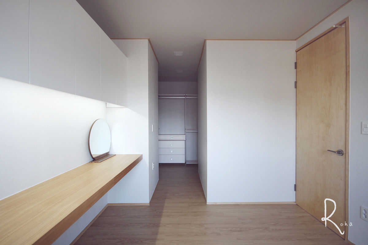 미니멀한 자연주의 감성주택, 33평 주택리모델링, 로하디자인 로하디자인 Camera da letto minimalista