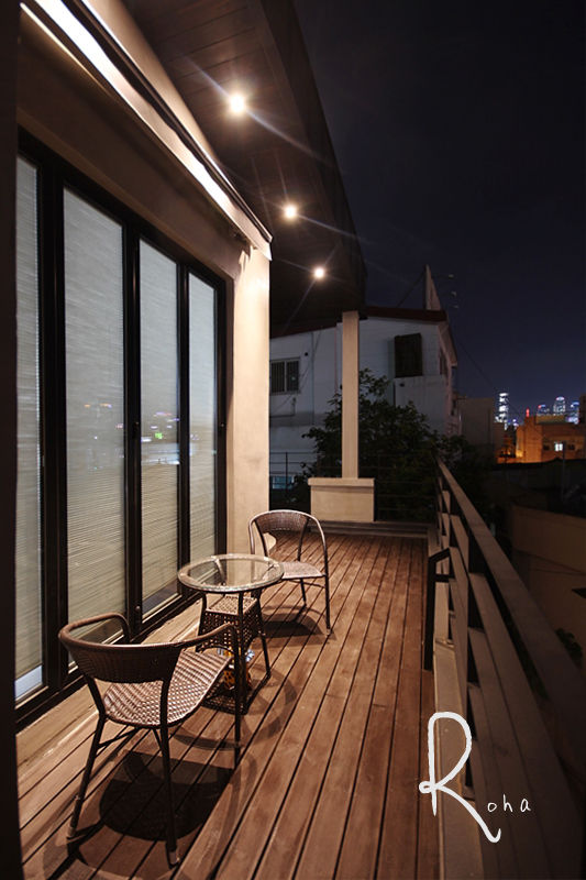 미니멀한 자연주의 감성주택, 33평 주택리모델링, 로하디자인 로하디자인 Minimalist balcony, veranda & terrace