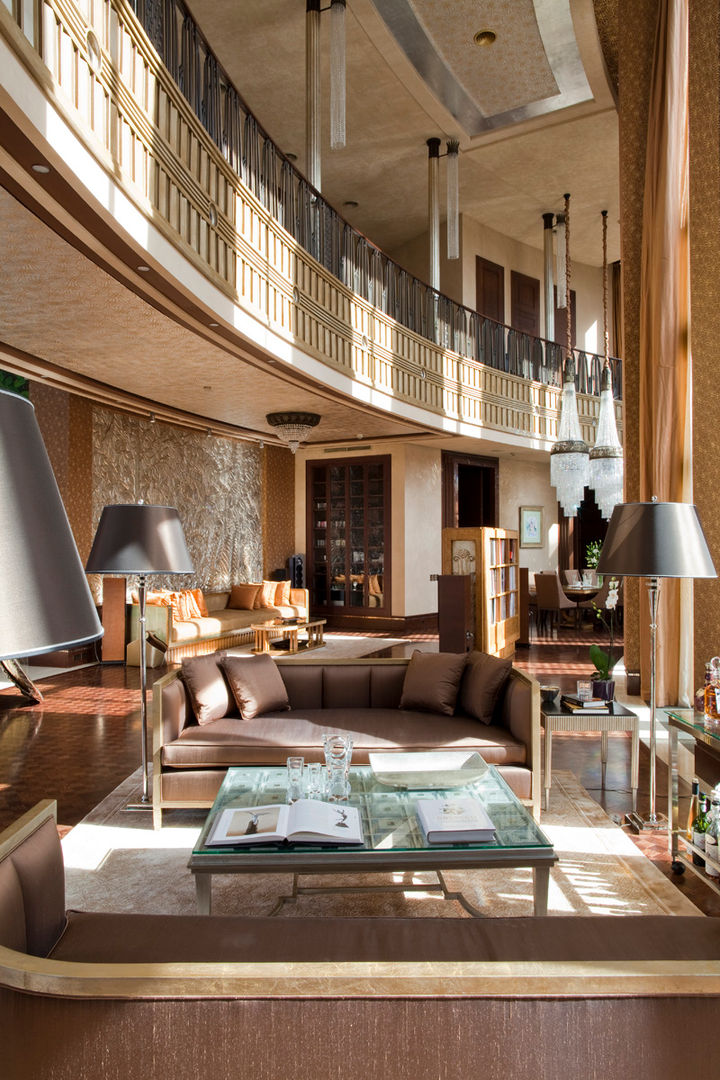 Двусветная гостиная FABER GROUP Гостиная в классическом стиле ар-деко,балкон,гостиная столовая,гостиная