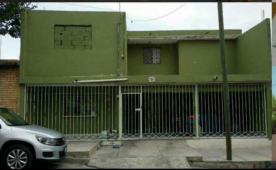 Casa Centenario, Laboratorio Mexicano de Arquitectura Laboratorio Mexicano de Arquitectura Case in stile minimalista Cemento