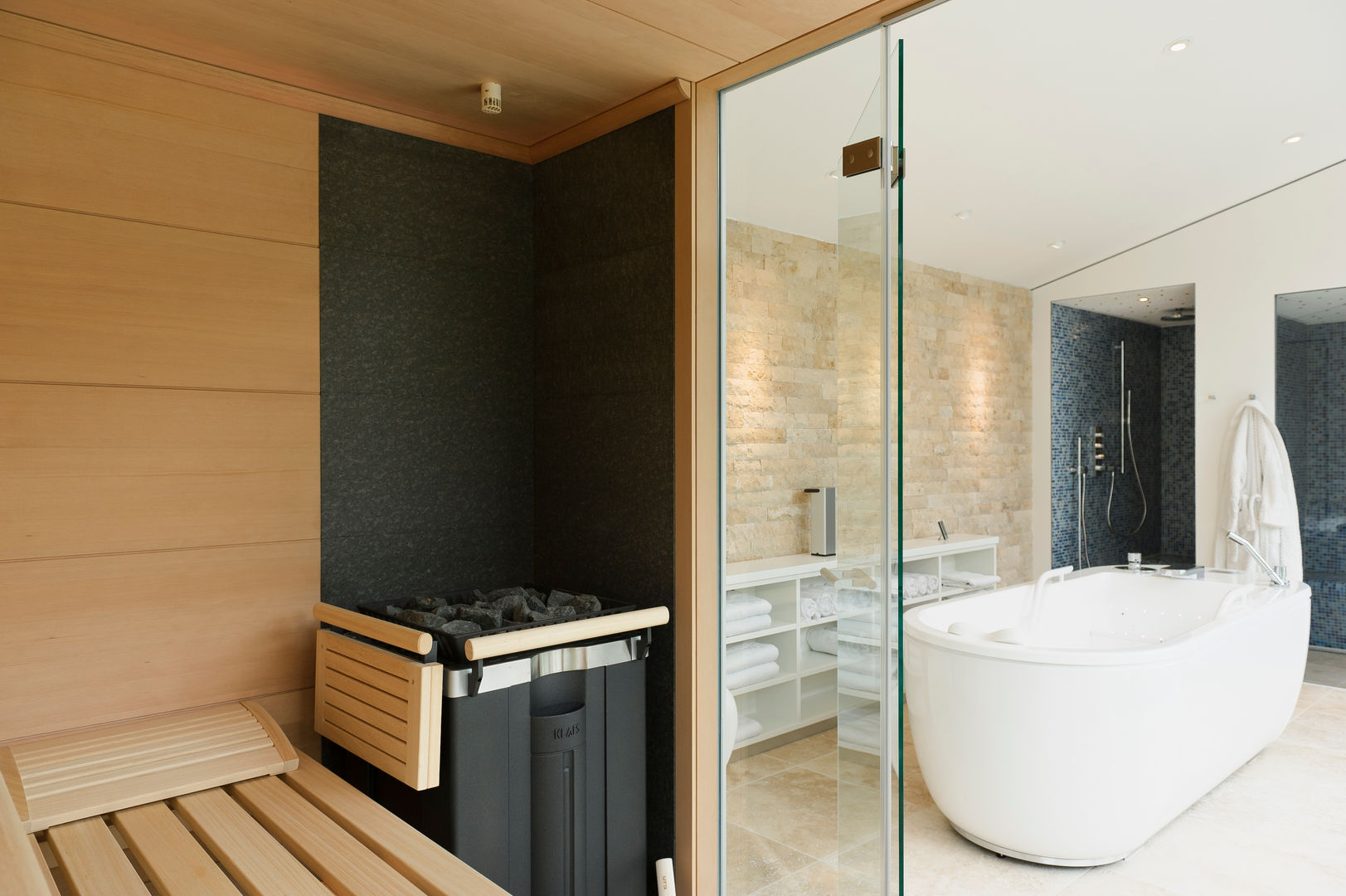 homify Modern Spa