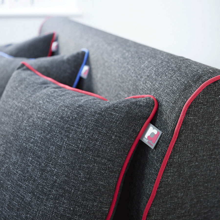 Double Sofa Bed homify Livings de estilo moderno Salas y sillones