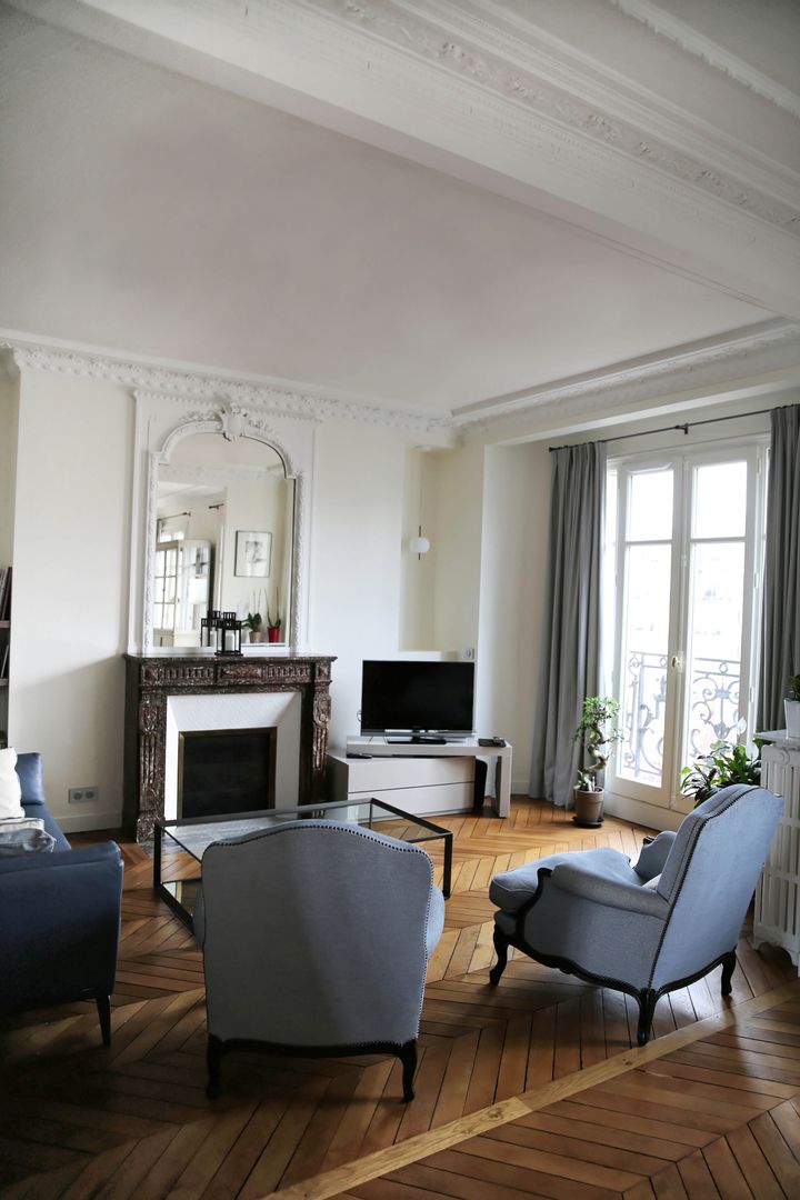 Agencement contemporain d’un appart Haussmannien, Agence Laurent Cayron Agence Laurent Cayron Living room