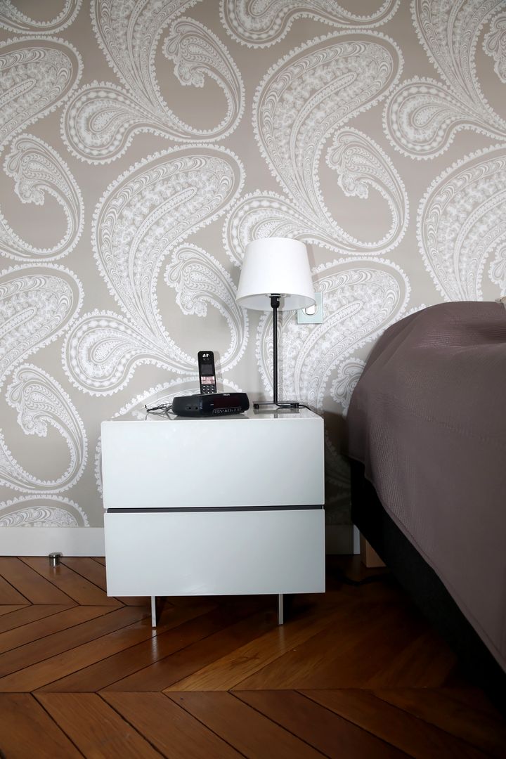 Agencement contemporain d’un appart Haussmannien, Agence Laurent Cayron Agence Laurent Cayron Modern style bedroom