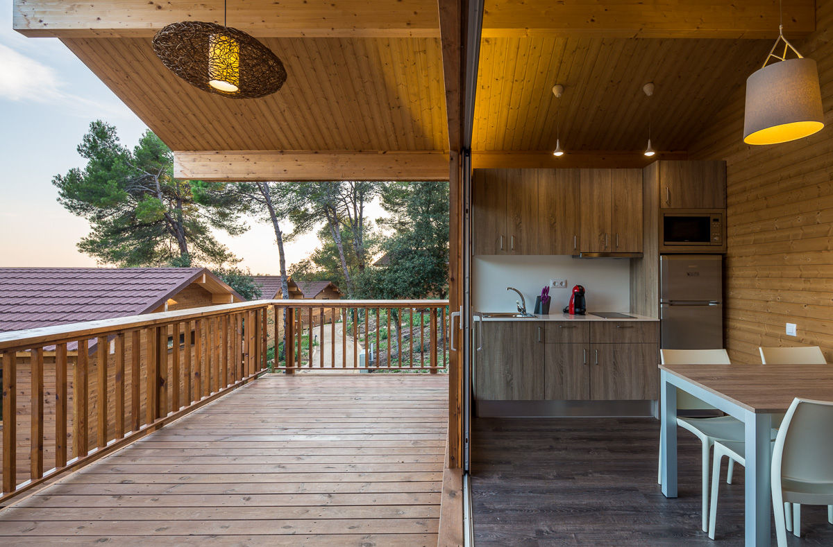 Bungalows | DOS arquitectes, Simon Garcia | arqfoto Simon Garcia | arqfoto ระเบียง, นอกชาน