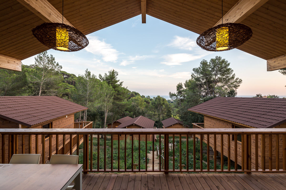 Bungalows | DOS arquitectes, Simon Garcia | arqfoto Simon Garcia | arqfoto Modern balcony, veranda & terrace