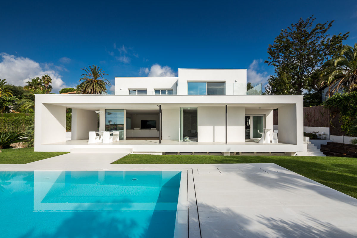 Casa Herrero | 08023 architects, Simon Garcia | arqfoto Simon Garcia | arqfoto Modern Havuz