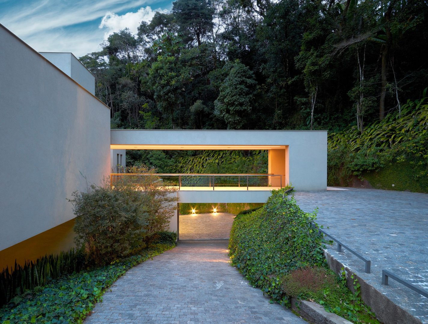 Casa Bosque da Ribeira, Lanza Arquitetos Lanza Arquitetos Casas modernas