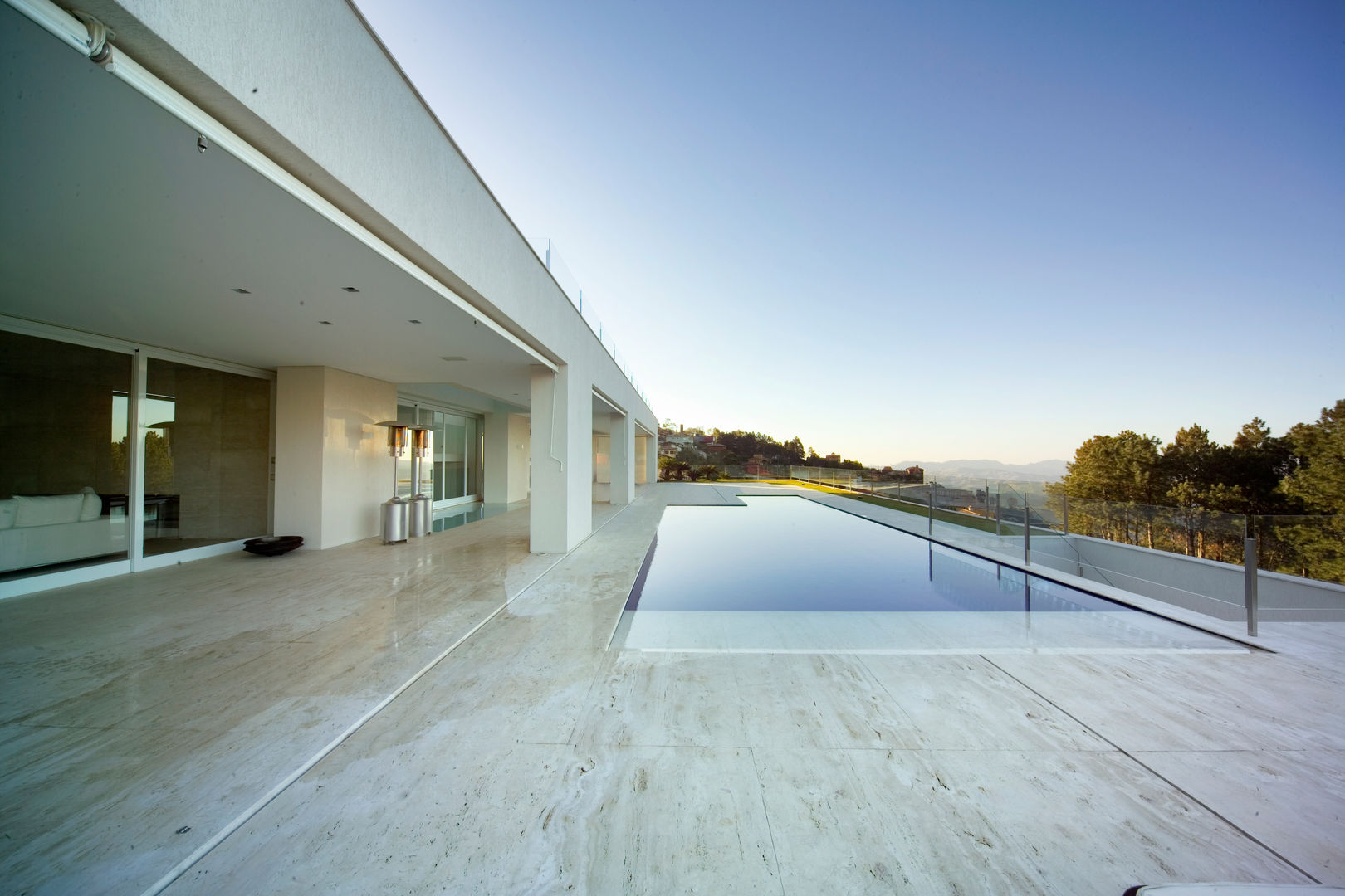 Casa no Morro do Chapéu, Lanza Arquitetos Lanza Arquitetos Casas modernas