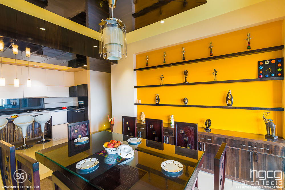 Vibrant Interiors at Iscon Platinum , Ahmedabad, HGCG Architects HGCG Architects