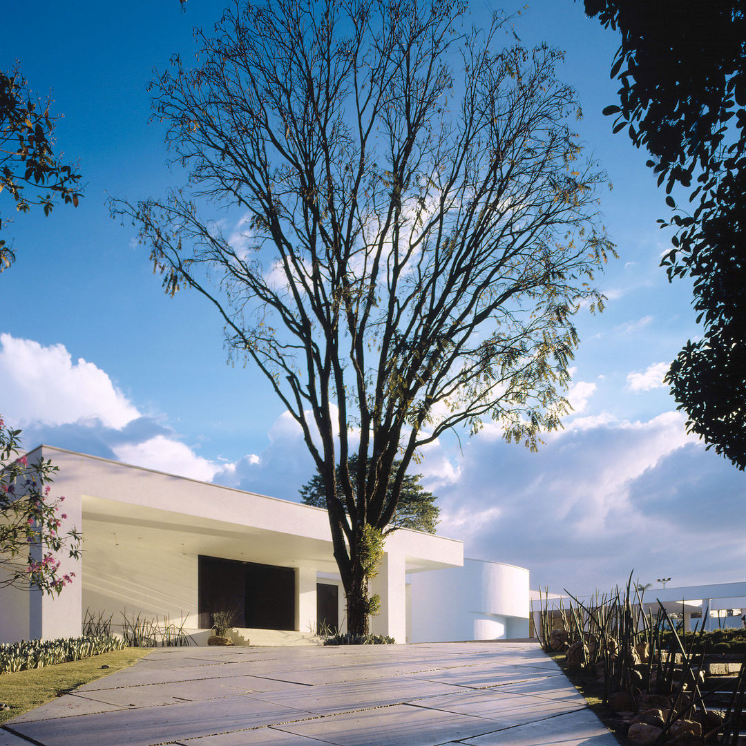 Casa na Pampulha, Lanza Arquitetos Lanza Arquitetos Casas modernas