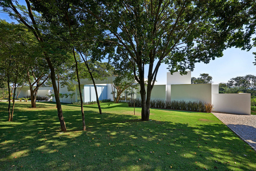 Casa na Estancia das Amendoeiras , Lanza Arquitetos Lanza Arquitetos Jardins modernos