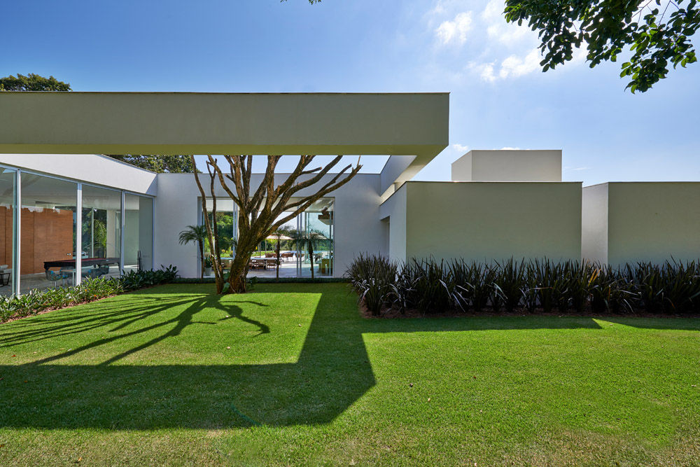 Casa na Estancia das Amendoeiras , Lanza Arquitetos Lanza Arquitetos Jardins modernos