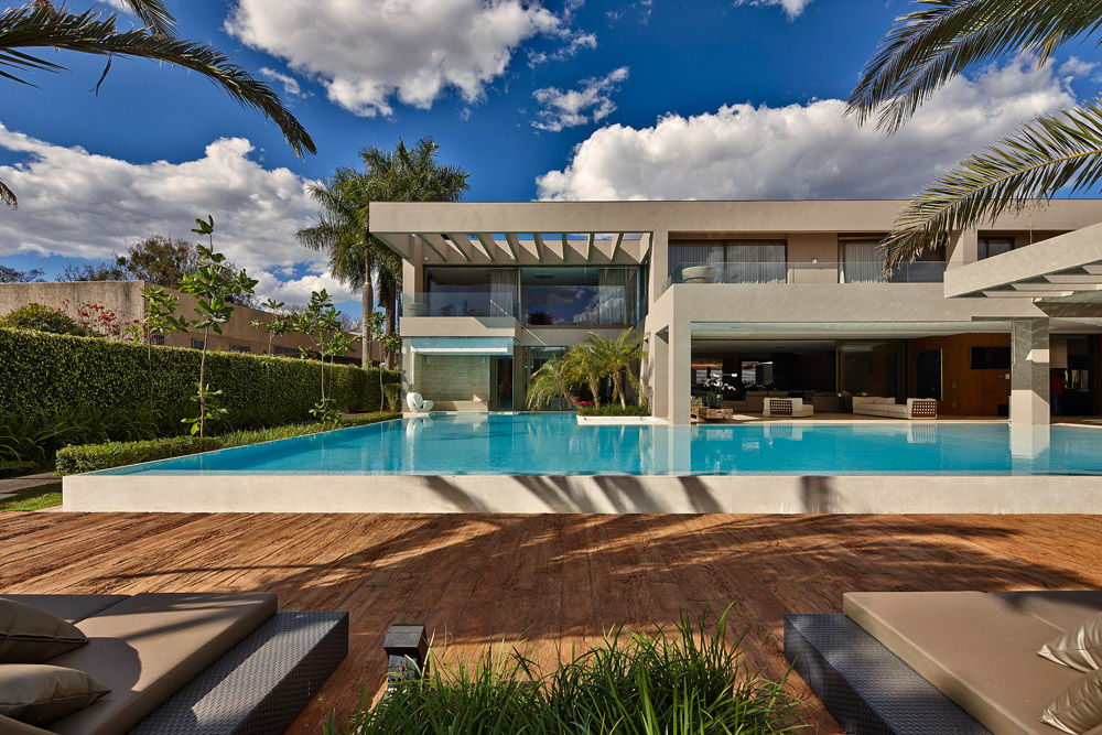 Vanessa, Lanza Arquitetos Lanza Arquitetos Piscinas de estilo moderno