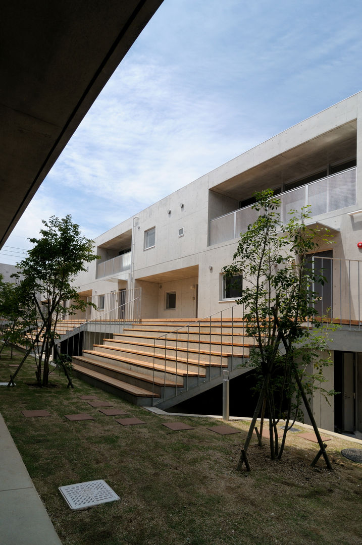 I-APART, 株式会社長野聖二建築設計處 株式会社長野聖二建築設計處 Modern balcony, veranda & terrace Lighting