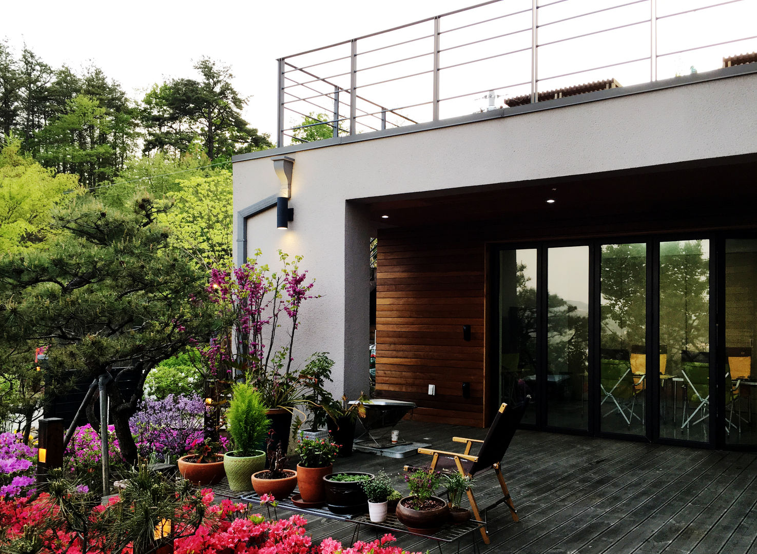 homify Balcone, Veranda & Terrazza in stile moderno