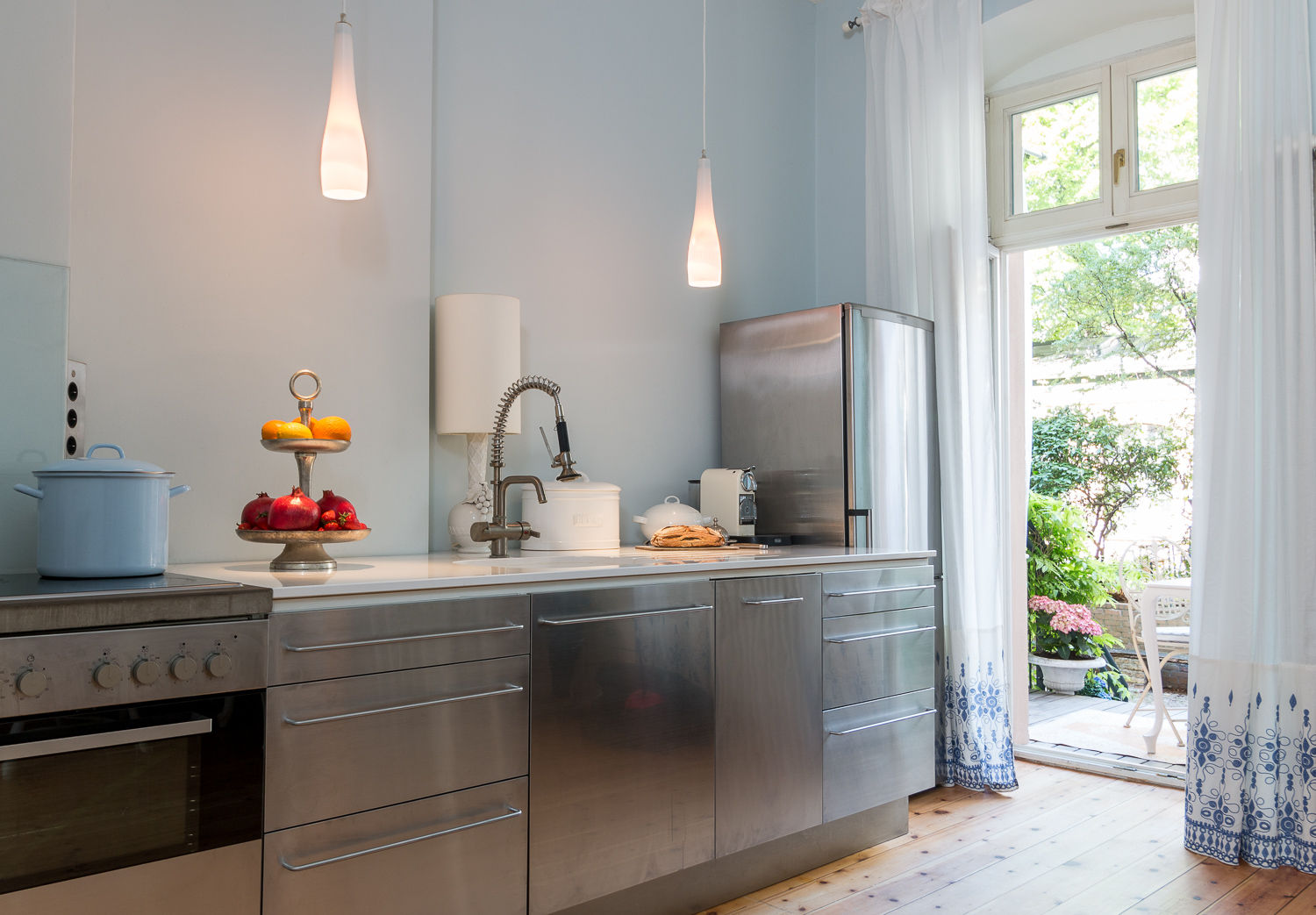 Carlo Berlin Architektur & Interior Design, Pamela Kilcoyne - Homify Pamela Kilcoyne - Homify Classic style kitchen