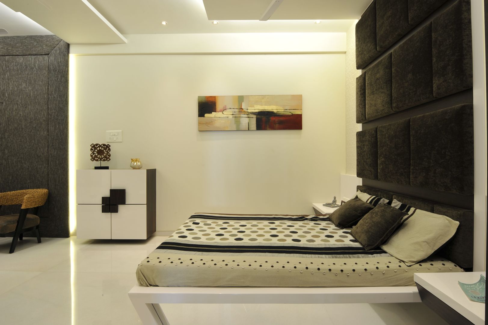 homify Modern style bedroom MDF