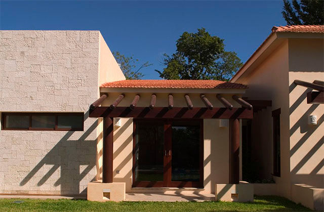 RESIDENCIA EN MÉRIDA, ZODZIL, AIDA TRACONIS ARQUITECTOS EN MÉRIDA, YUCATÁN, MÉXICO AIDA TRACONIS ARQUITECTOS EN MÉRIDA, YUCATÁN, MÉXICO Modern houses Wood Wood effect