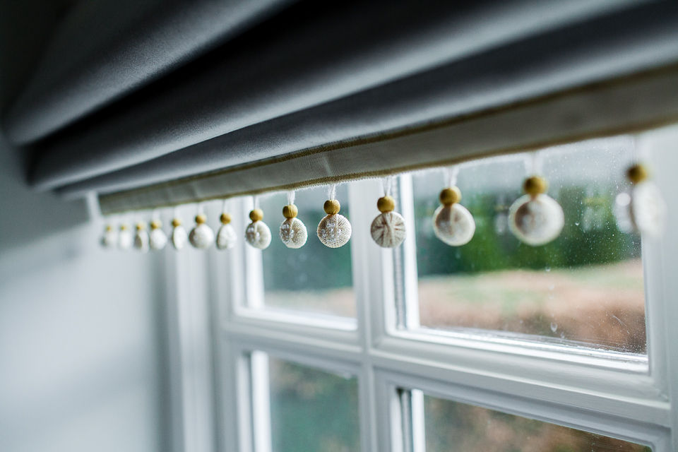 Roman Blind Detail Shot Lauren Gilberthorpe Interiors Eklektyczna sypialnia