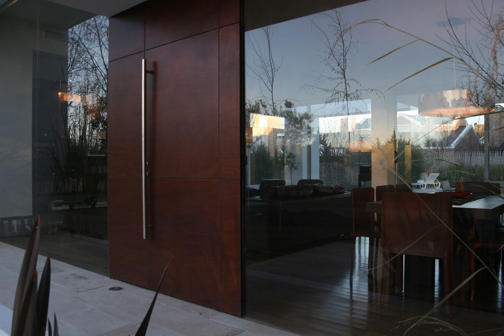 DETALLE 02 Poggi Schmit Arquitectura Puertas y ventanas de estilo moderno