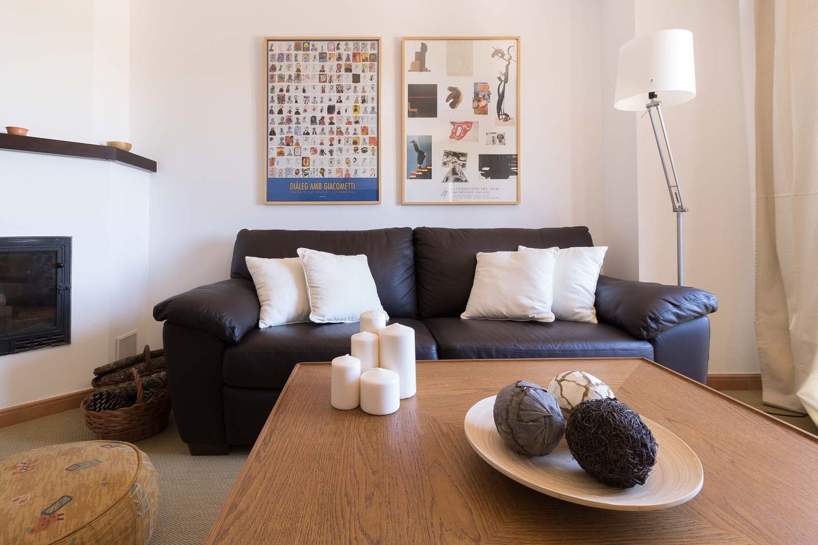 REPORTAJE FOTOGRÁFICO ALQUILER TURÍSTICO, Become a Home Become a Home Phòng khách phong cách Bắc Âu