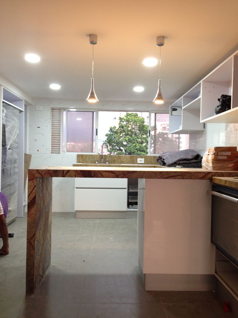 Apartamento Iroka 1201, John Robles Arquitectos John Robles Arquitectos ห้องครัว