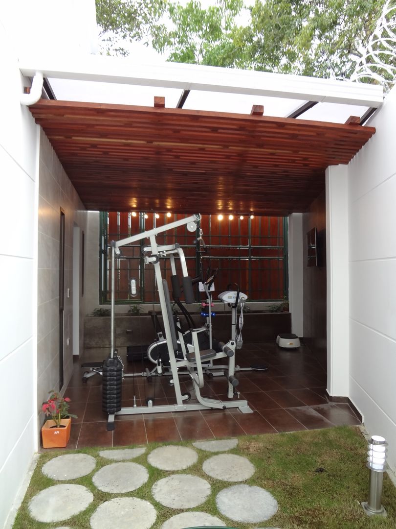 Terraza gimnasio, John Robles Arquitectos John Robles Arquitectos Rustic style gym