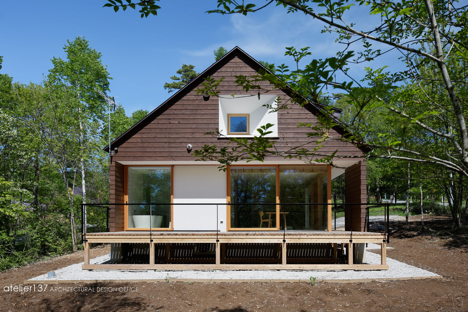 043八ヶ岳原村Tさんの家, atelier137 ARCHITECTURAL DESIGN OFFICE atelier137 ARCHITECTURAL DESIGN OFFICE Case in stile scandinavo Legno Effetto legno