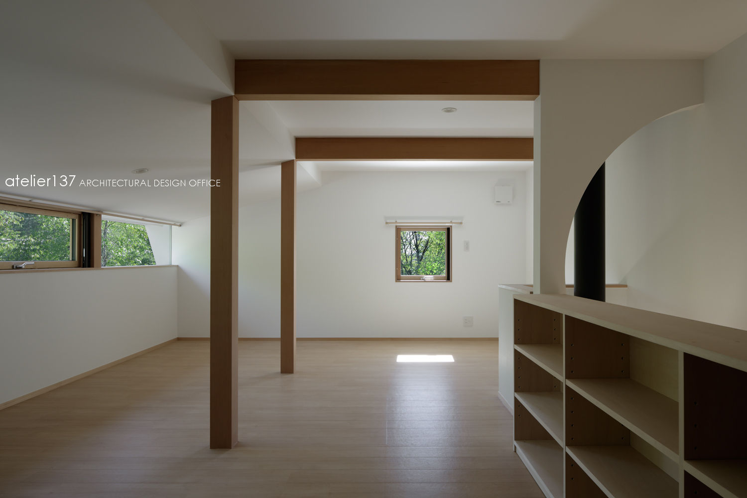 043八ヶ岳原村Tさんの家, atelier137 ARCHITECTURAL DESIGN OFFICE atelier137 ARCHITECTURAL DESIGN OFFICE Salas multimédia escandinavas