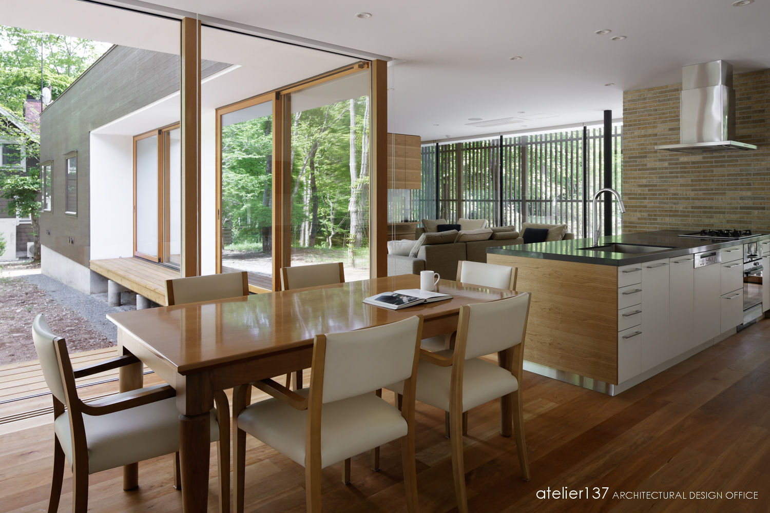 038那須Fさんの家, atelier137 ARCHITECTURAL DESIGN OFFICE atelier137 ARCHITECTURAL DESIGN OFFICE 모던스타일 다이닝 룸 우드 우드 그레인