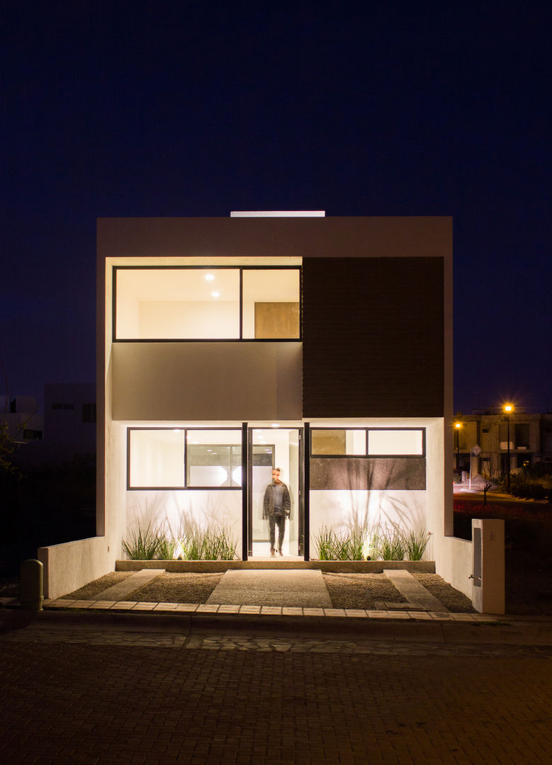 Fachada Casa Pedregal noche Región 4 Arquitectura Casas de estilo minimalista