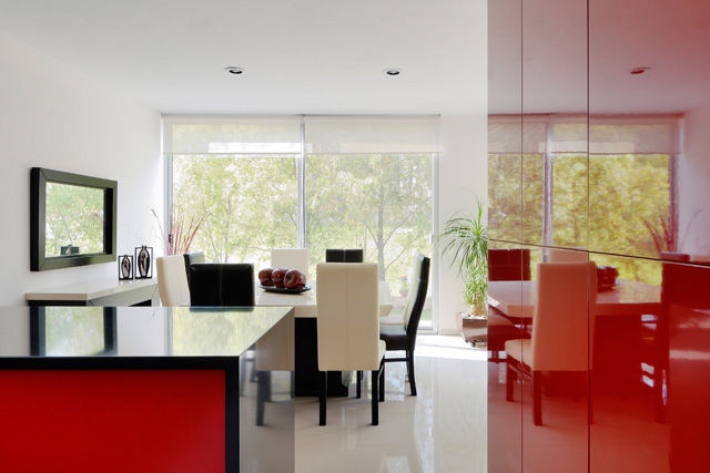 RESIDENCIA DIANA, Excelencia en Diseño Excelencia en Diseño Modern Dining Room Engineered Wood Red