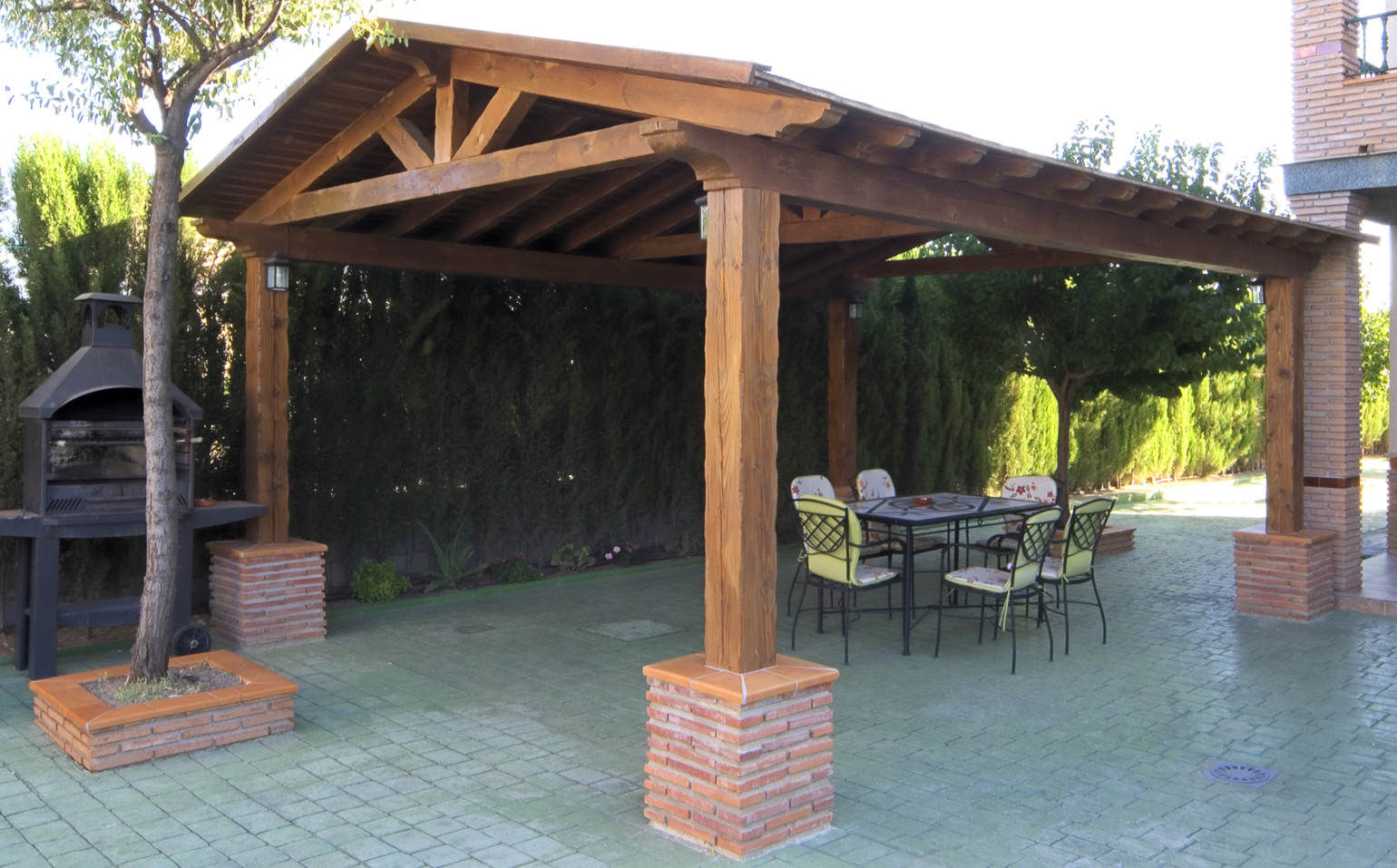 Pérgola homify Jardines de estilo rústico Marquesinas, toldos e invernaderos