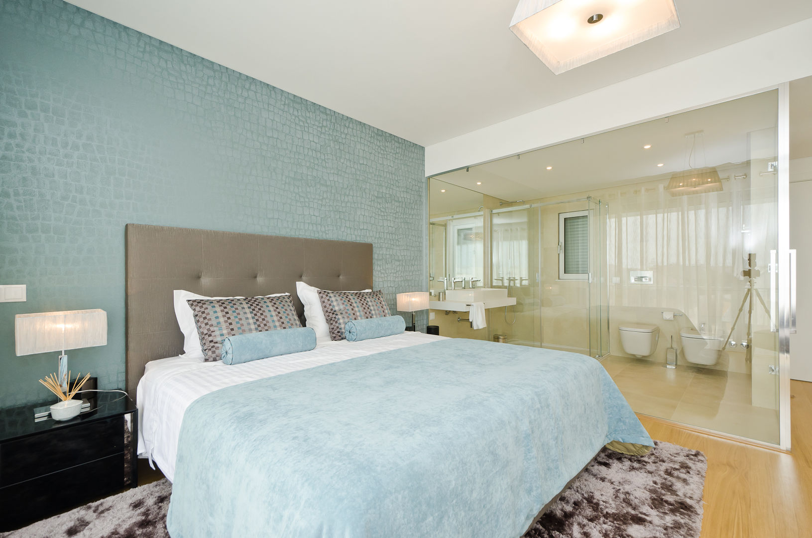 Private Interior Design Project - Town House Albufeira, Simple Taste Interiors Simple Taste Interiors Classic style bedroom Beds & headboards