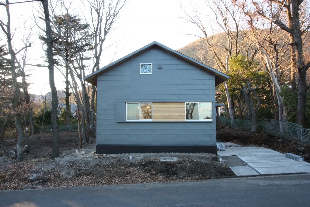 伊豆高原のアトリエ, HAN環境・建築設計事務所 HAN環境・建築設計事務所 Дома в стиле модерн Железо / Сталь