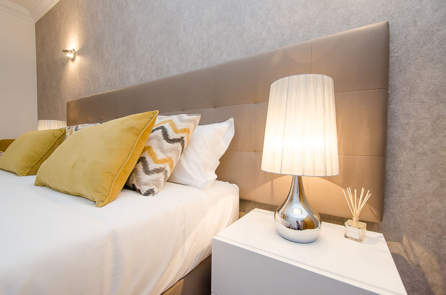 Private Interior Design Project - Quinta do Lago, Simple Taste Interiors Simple Taste Interiors Спальня Ліжка та спинки