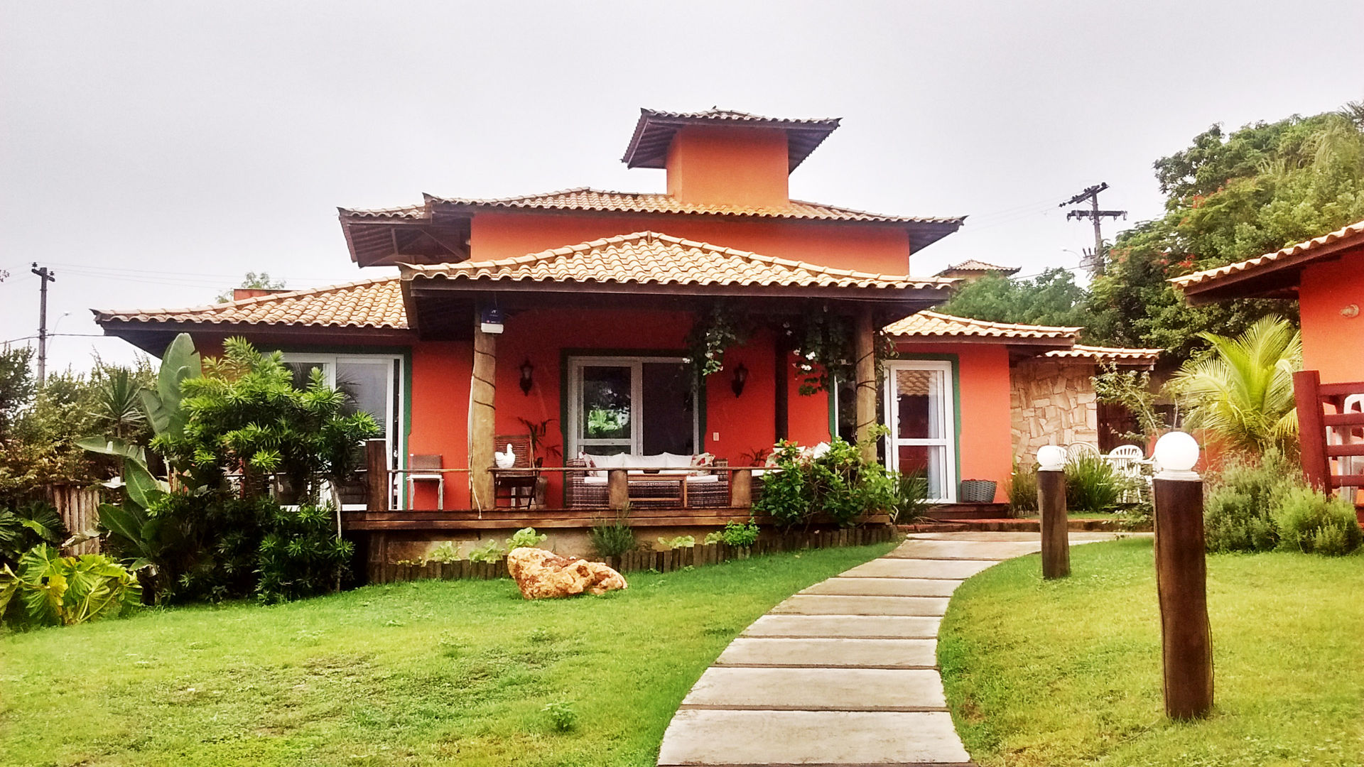 Pousada na Ferradura em Búzios, Aroeira Arquitetura Aroeira Arquitetura Jardines de estilo tropical