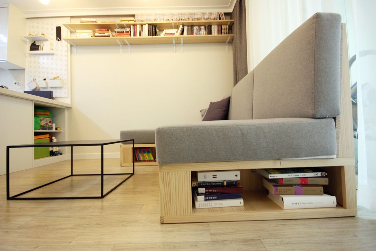 책이 가득한 24평 아파트 홈스타일링, homelatte homelatte Minimalist living room