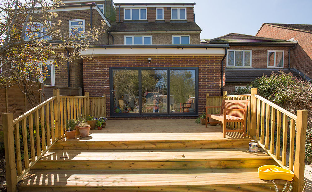 Fantastic porch! homify Minimalist balcony, veranda & terrace Wood Wood effect patio,garden,decking