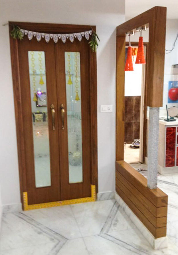 Puja Room Urban Shaastra 現代風玄關、走廊與階梯