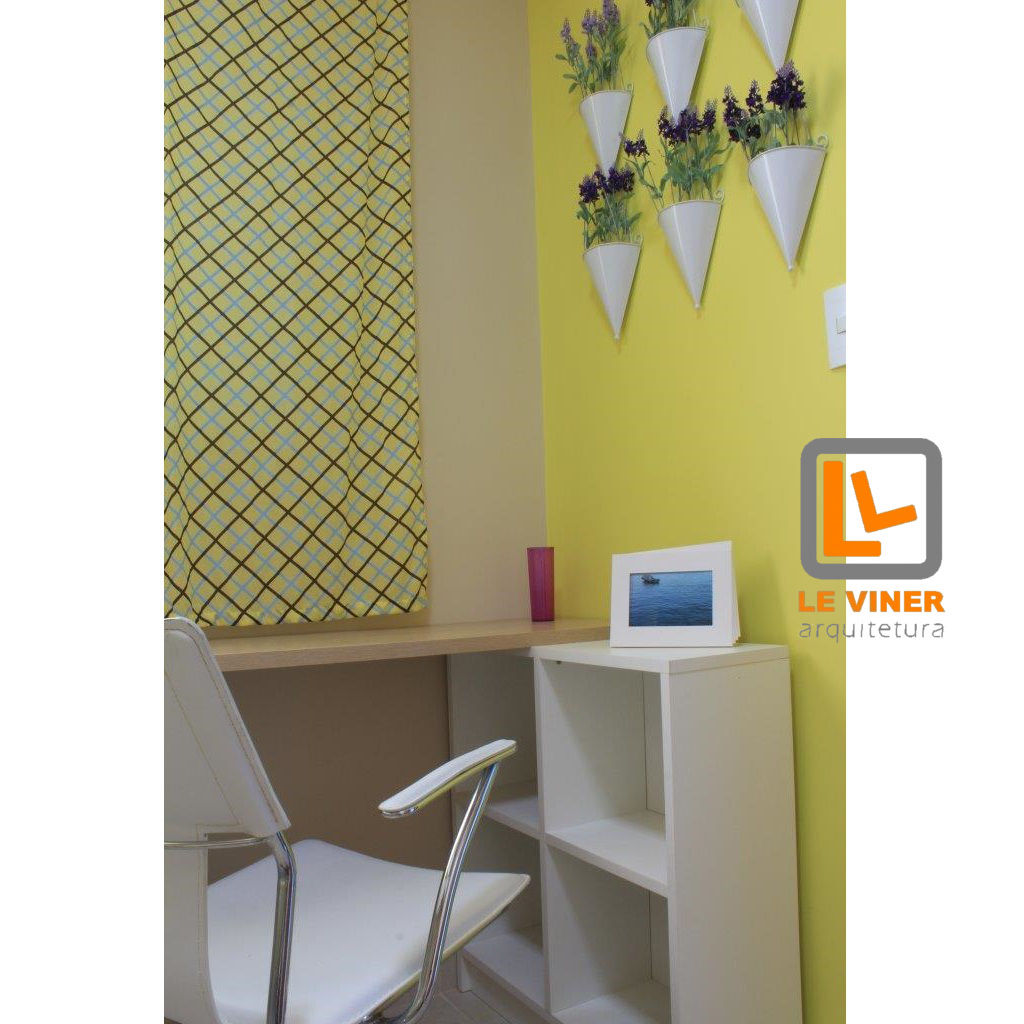 Dormitório menina, Le Viner Arquitetura Le Viner Arquitetura Minimalist nursery/kids room Wood Wood effect