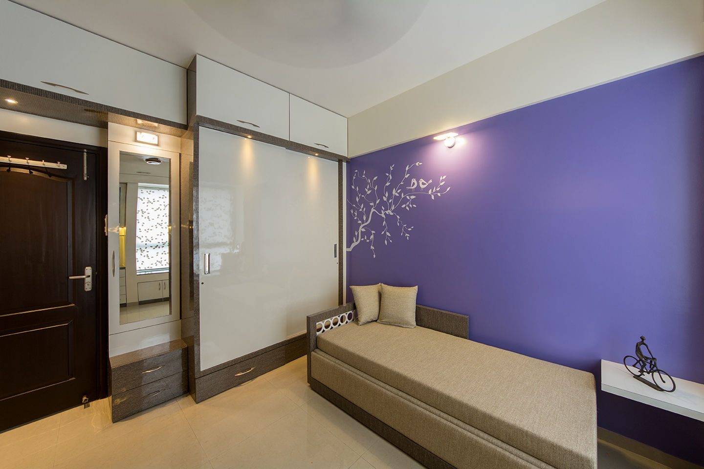 Home at Vishrantwadi, Navmiti Designs Navmiti Designs Phòng ngủ phong cách hiện đại