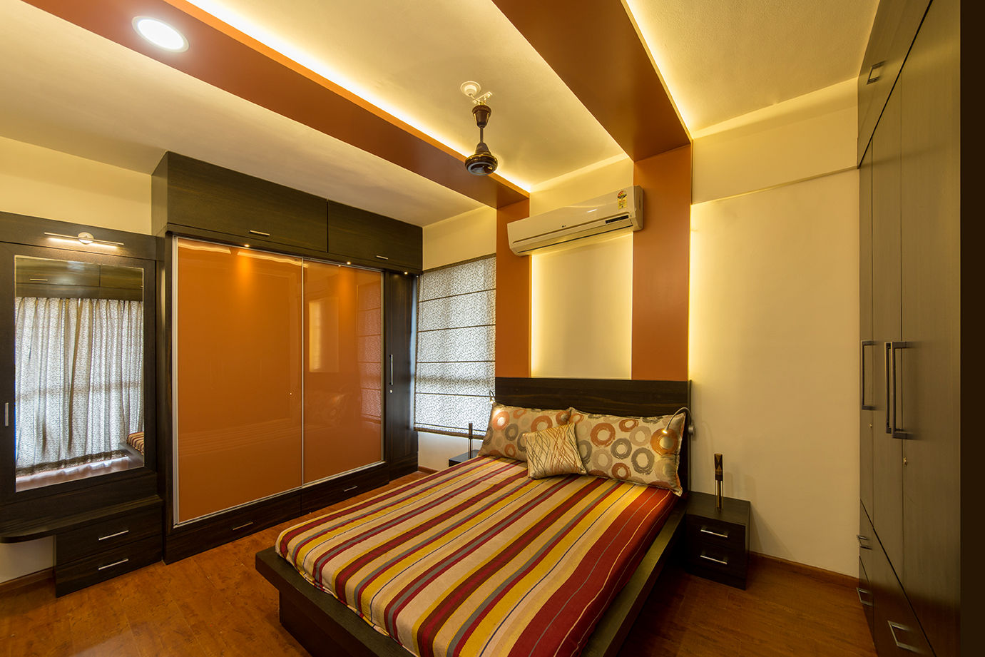 Home at Vishrantwadi, Navmiti Designs Navmiti Designs Paredes y pisos de estilo moderno