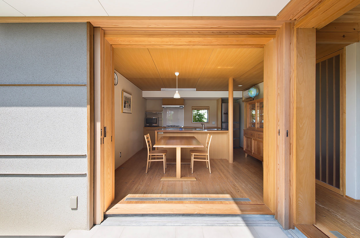 茶室のある家, AMI ENVIRONMENT DESIGN／アミ環境デザイン AMI ENVIRONMENT DESIGN／アミ環境デザイン Asian style dining room