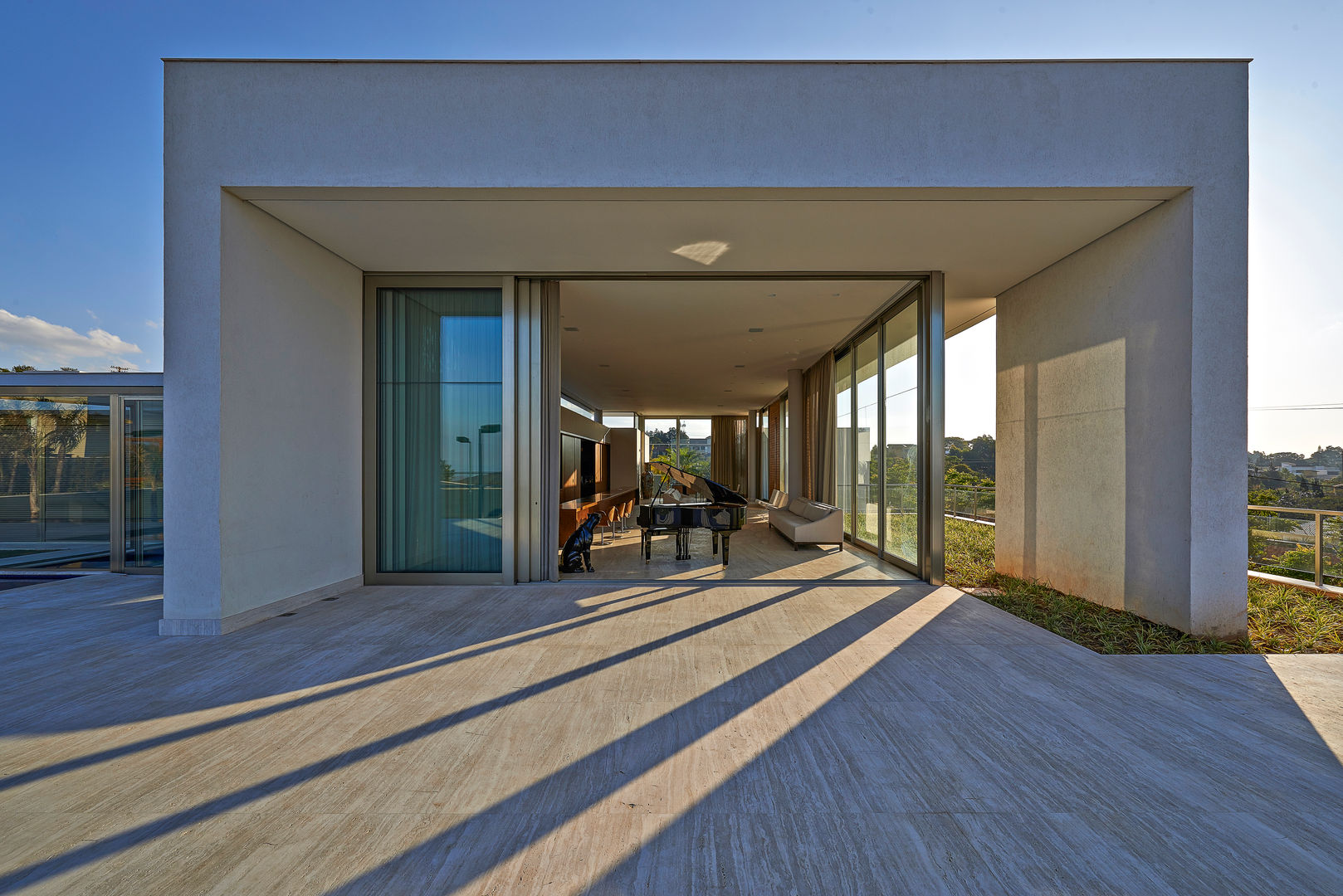 Vista de sala de estar Lanza Arquitetos Casas modernas