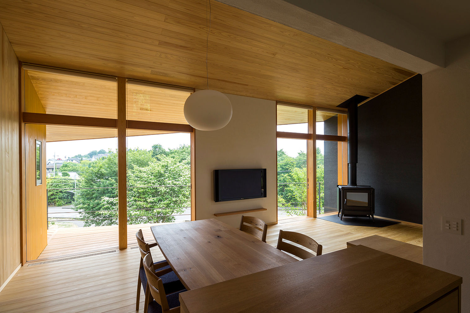 喜連川・傾斜地の家, 中山大輔建築設計事務所/Nakayama Architects 中山大輔建築設計事務所/Nakayama Architects 餐廳