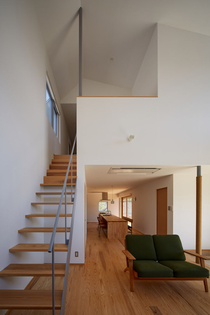山里のいえ, toki Architect design office toki Architect design office Modern corridor, hallway & stairs Wood Wood effect