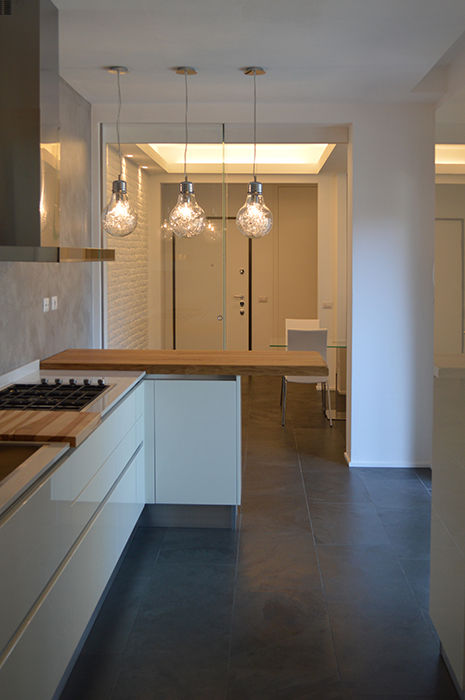 Casa a Novara, OPeA s.r.l. STP OPeA s.r.l. STP Modern kitchen